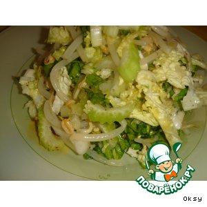 Рецепт: Салат из пекинской капусты с сельдереем и проростками