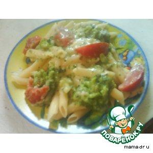 Рецепт: Макароны в сливочном соусе с овощами