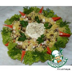 Рецепт: Салат с крабовыми палочками и гренками