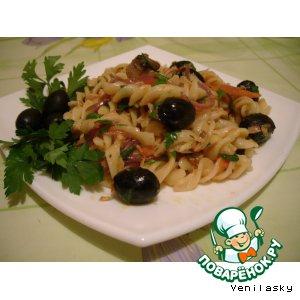 Рецепт: Паста с маслинами и тунцом