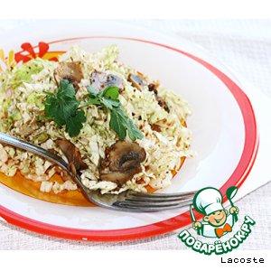Рецепт: Салат из китайской капусты с шампиньонами и орехами