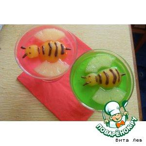 Рецепт: Творожно-желейный десерт "Пчелка"