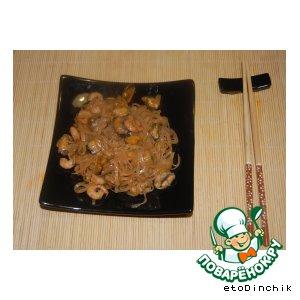 Рецепт: Рисовая лапша с мидиями и креветками