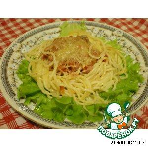 Рецепт: "Гнездышки" из спагетти с ветчиной и сыром