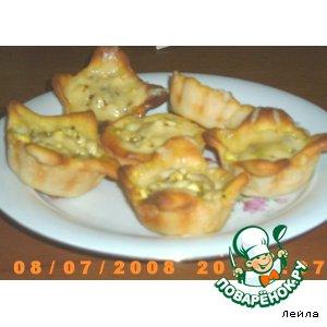 Рецепт: Румяные пирожки с помидорами