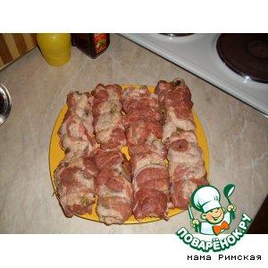 Рецепт: Рулеты из свинины с начинкой