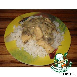 Рецепт: Грибной соус с куриным филе к рису