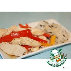 Рецепт: Куриное филе с тушеными овощами в соевом соусе