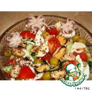 Рецепт: Салат из морепродуктов и овощей
