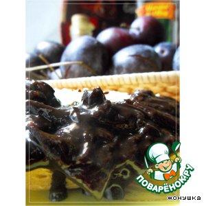 Рецепт: Варенье Шоколадная слива с лесными орехами