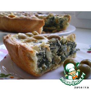 Рецепт: Зеленый пирог со шпинатом и оливками