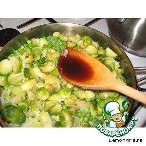 Рецепт: Брюссельская капуста с зеленым горошком