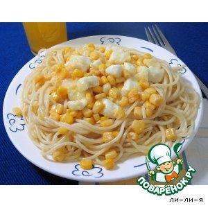 Рецепт: Спагетти с жареным сыром и кукурузой