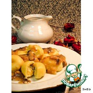 Рецепт: Картофельные кнели с брынзой под грибным соусом