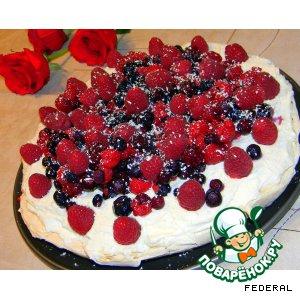 Торт Павлова с ягодами