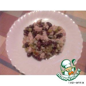 Рецепт: Салат с куриной грудкой и фасолью