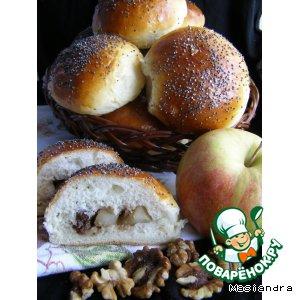 Рецепт: Булочки с медовыми яблоками и орехами