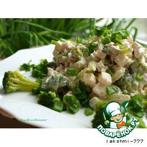 Рецепт: Салат с брокколи, курицей и брынзой