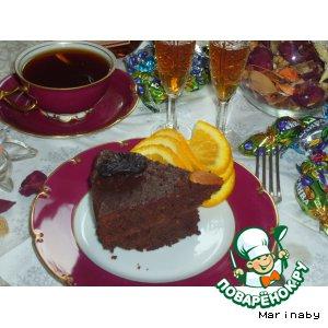 Рецепт: Шоколадный торт с черносливом и миндалем