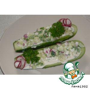 Рецепт: Салат в "лодочках" из огурцов