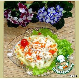 Макароны с лососем, икрой и соусом