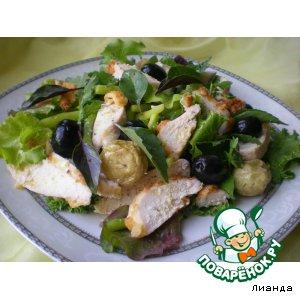 Теплый салат из курицы и овощей