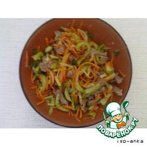 Рецепт: Салат с корейской морковкой и говядиной Экспромт