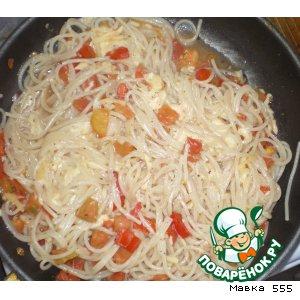 Рецепт: Спагетти с сыром, помидорами и базиликом