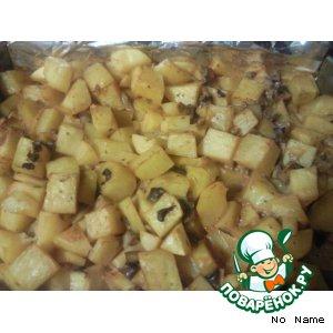Рецепт: Картофель в сметане, запеченный в духовке
