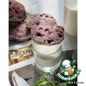 Рецепт: Фиолетовое печенье Черная смородина и миндаль