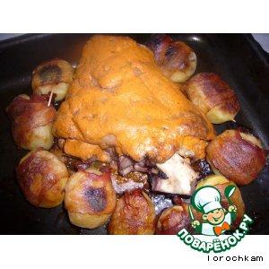 Рецепт: Свиная рулька с картофелем, запеченные