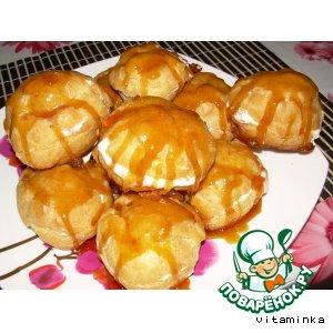 Рецепт: Миндальные пирожные в золотой карамели