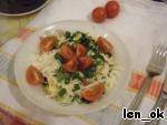 Салат с поджаренными колбасками, омлетом и пармезаном ингредиенты