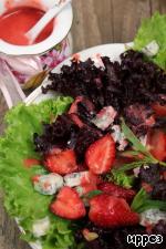 Салат с клубникой и клубничным соусом ингредиенты